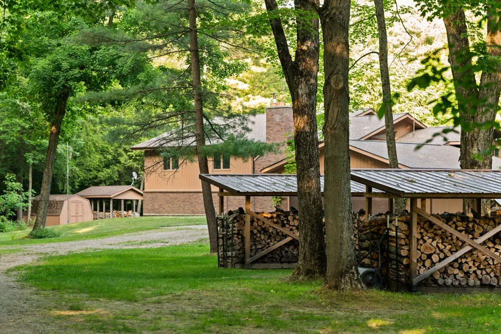 6634 Newcosta Avenue Stanwood, MI 49346
