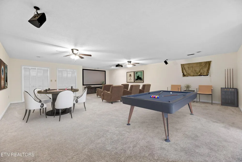 1244 River Oaks Drive Kingston, TN 37763