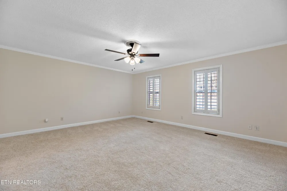 1244 River Oaks Drive Kingston, TN 37763