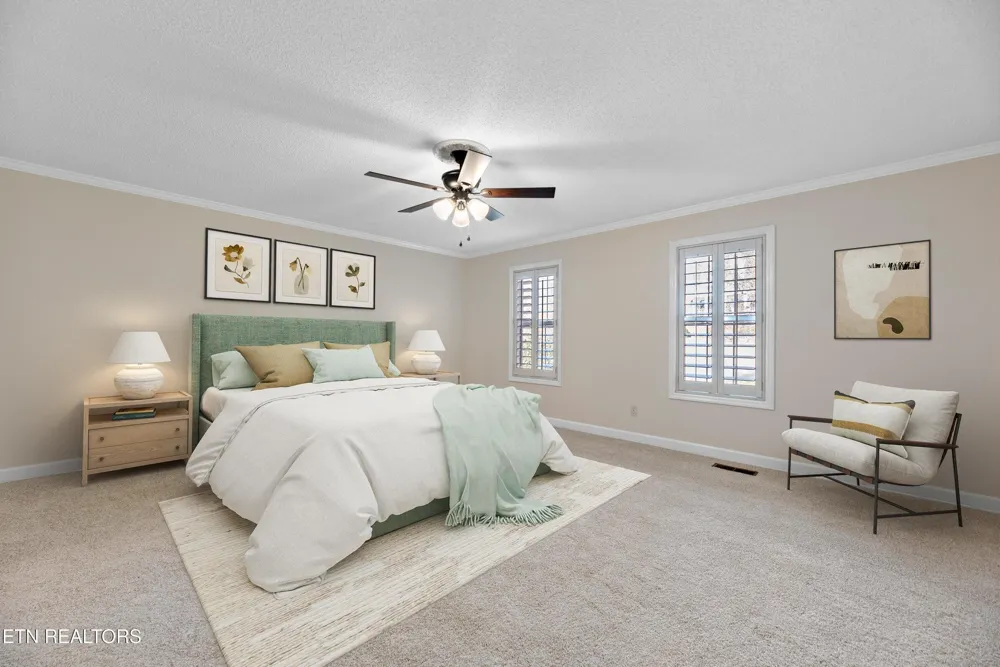1244 River Oaks Drive Kingston, TN 37763