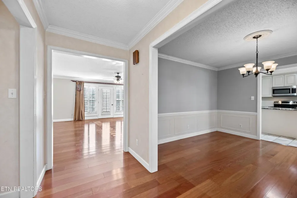 1244 River Oaks Drive Kingston, TN 37763