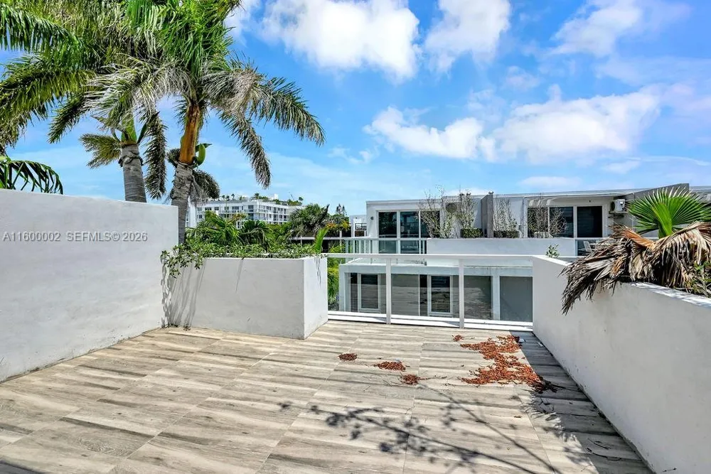 1000 99th St #14 Bay Harbor Islands, FL 33154