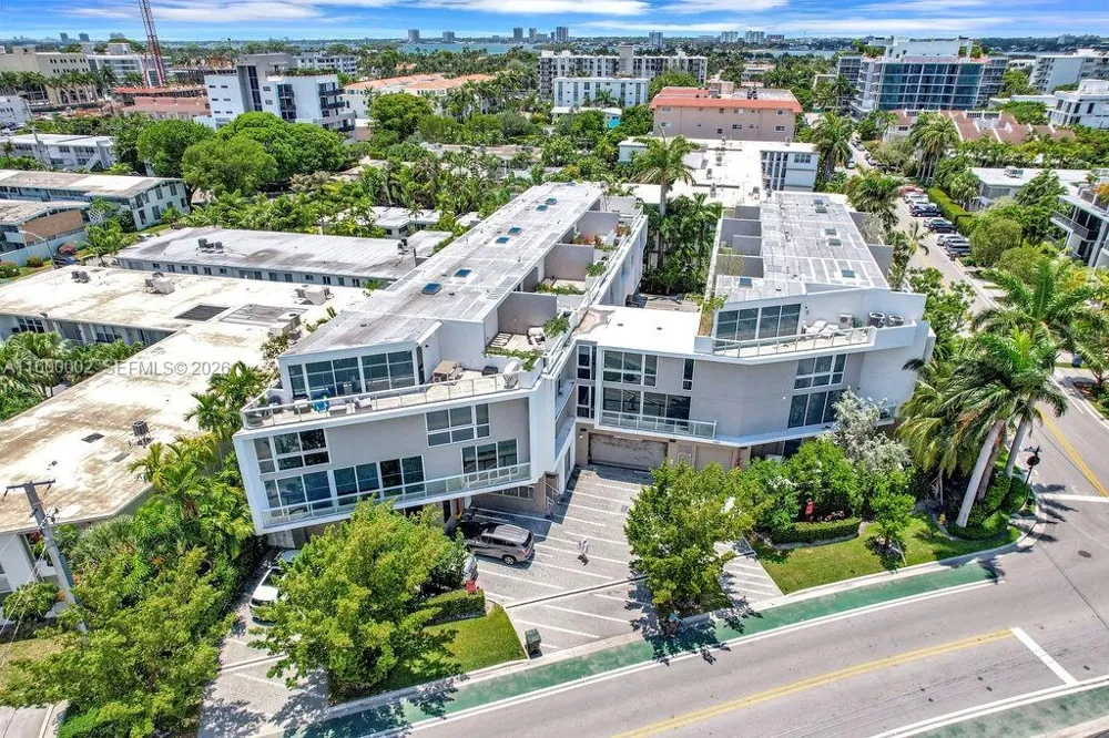 1000 99th St #14 Bay Harbor Islands, FL 33154