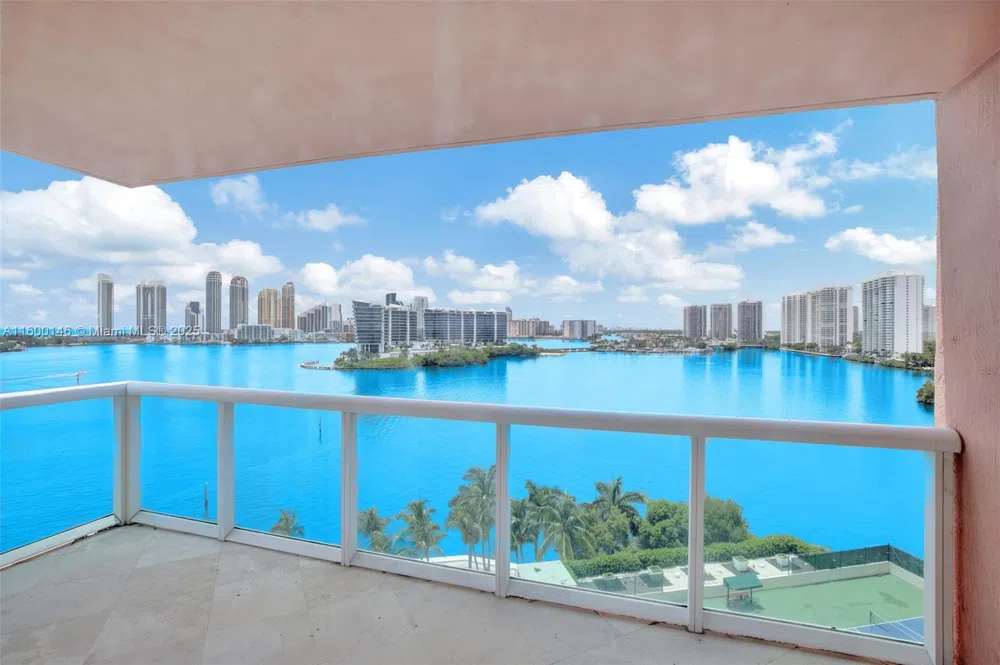 3370 Hidden Bay Dr #1208 Aventura, FL 33180