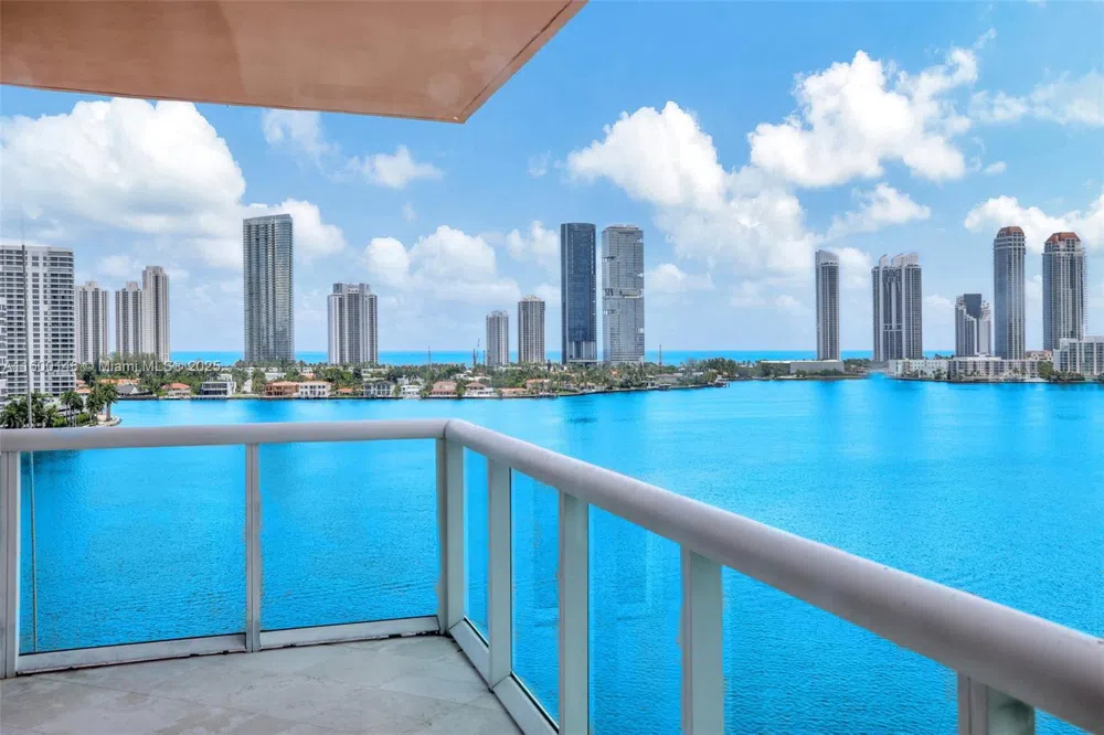 3370 Hidden Bay Dr #1208 Aventura, FL 33180