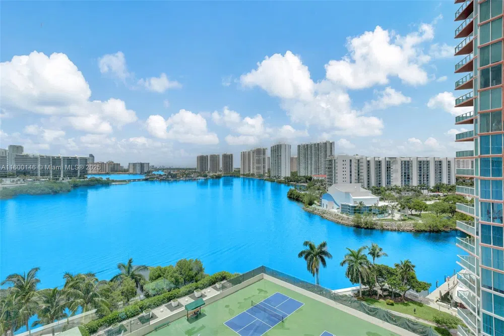3370 Hidden Bay Dr #1208 Aventura, FL 33180