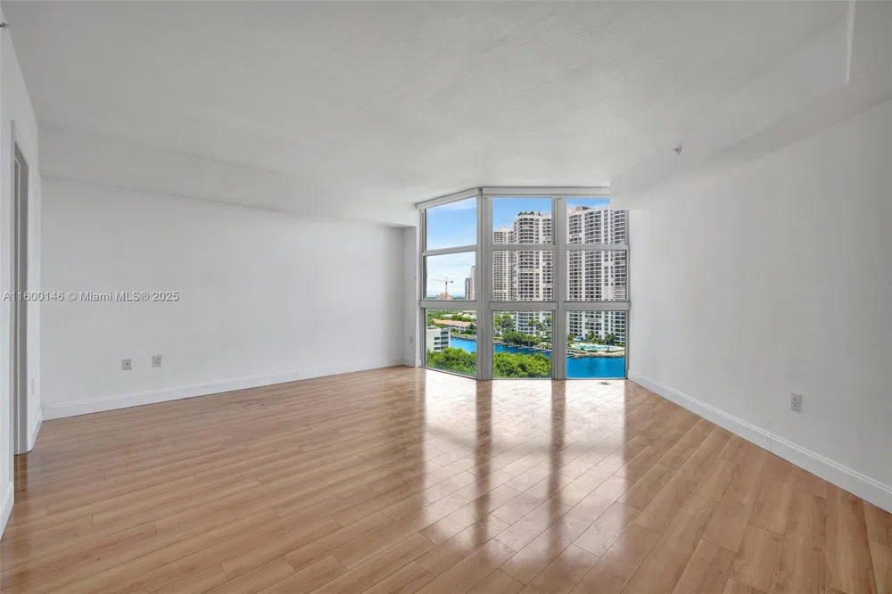 3370 Hidden Bay Dr #1208 Aventura, FL 33180