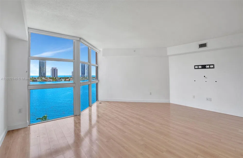 3370 Hidden Bay Dr #1208 Aventura, FL 33180