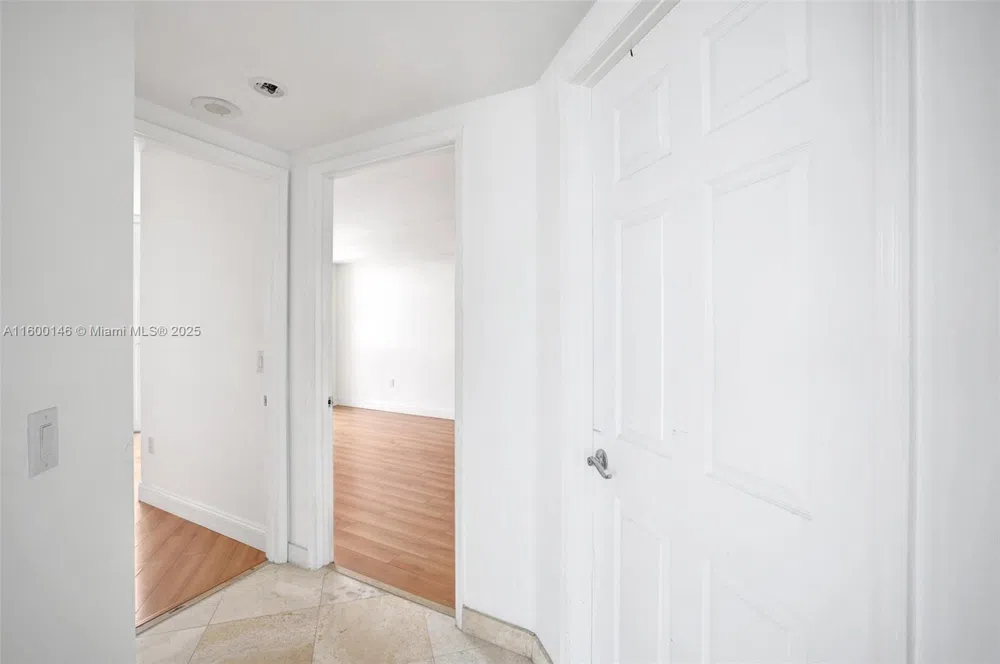 3370 Hidden Bay Dr #1208 Aventura, FL 33180
