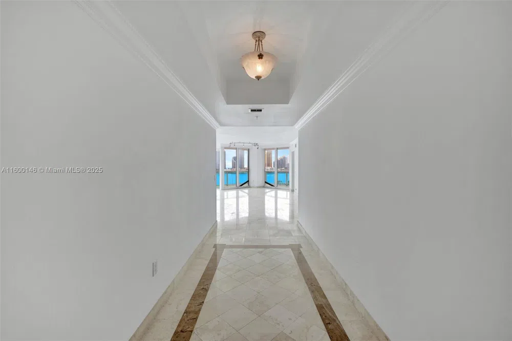 3370 Hidden Bay Dr #1208 Aventura, FL 33180
