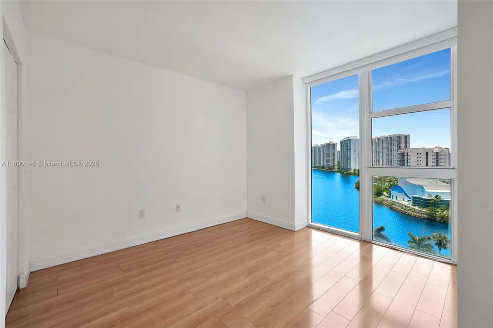 3370 Hidden Bay Dr #1208 Aventura, FL 33180