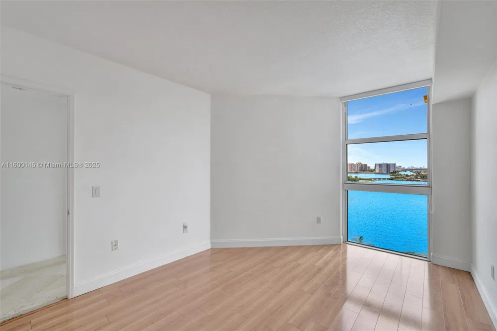 3370 Hidden Bay Dr #1208 Aventura, FL 33180