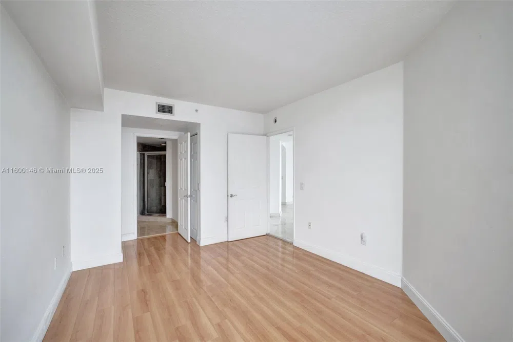 3370 Hidden Bay Dr #1208 Aventura, FL 33180