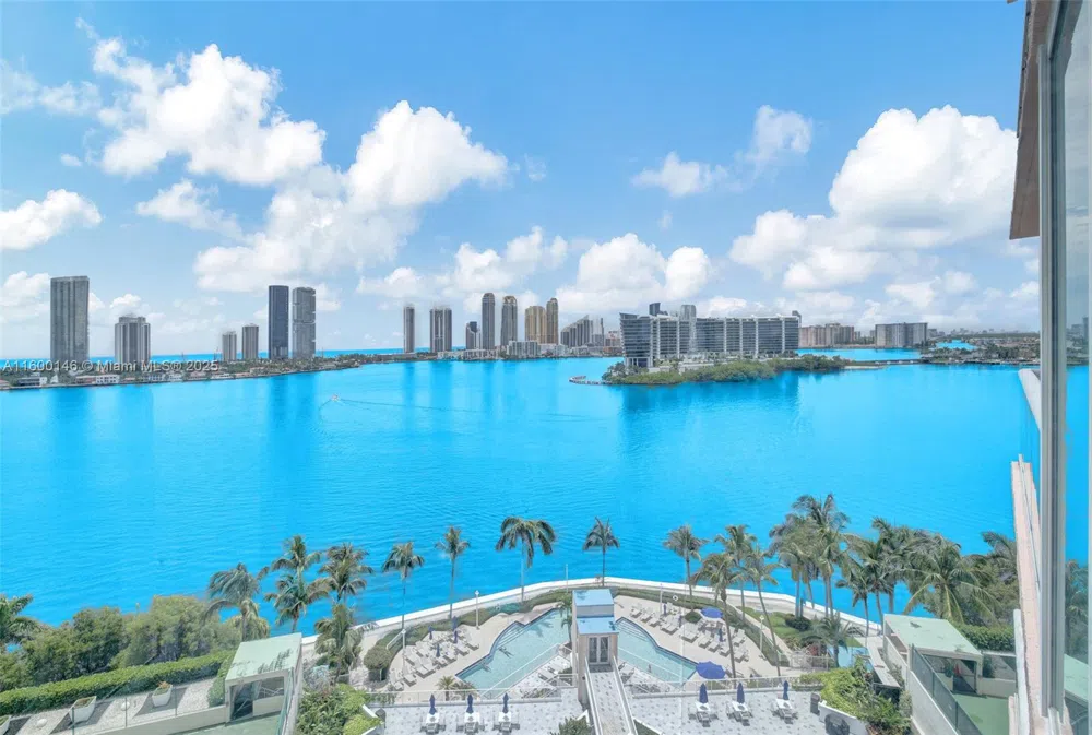 3370 Hidden Bay Dr #1208 Aventura, FL 33180