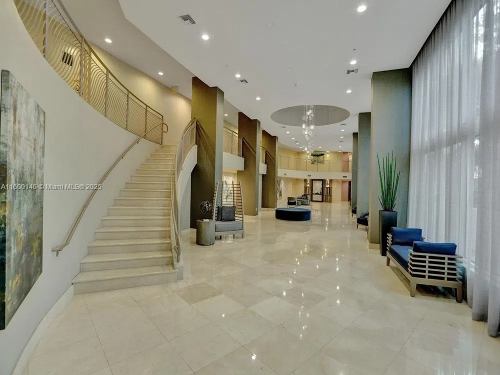 3370 Hidden Bay Dr #1208 Aventura, FL 33180