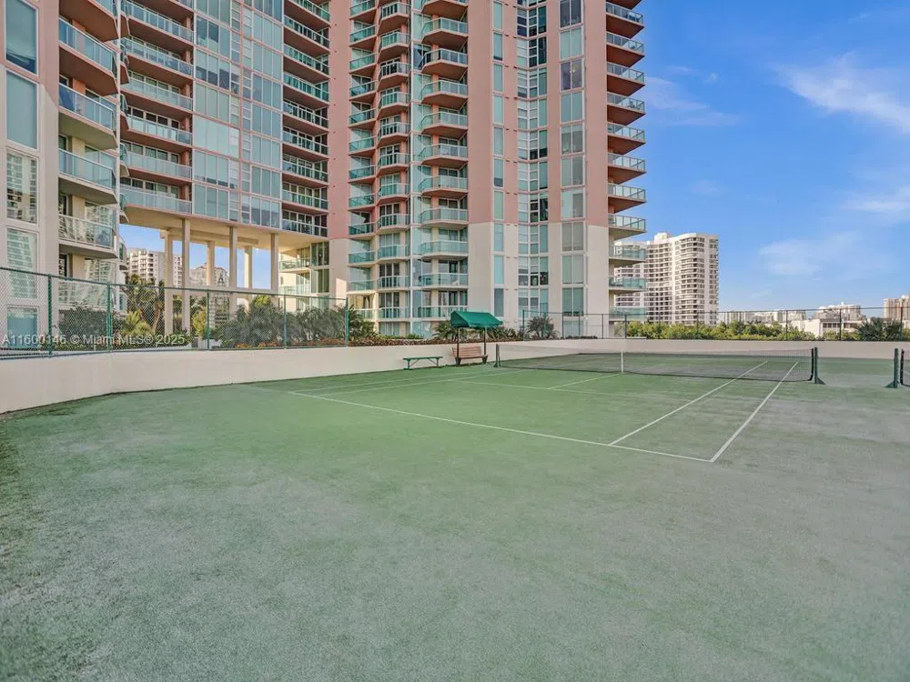 3370 Hidden Bay Dr #1208 Aventura, FL 33180