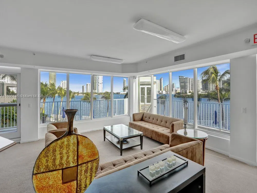 3370 Hidden Bay Dr #1208 Aventura, FL 33180