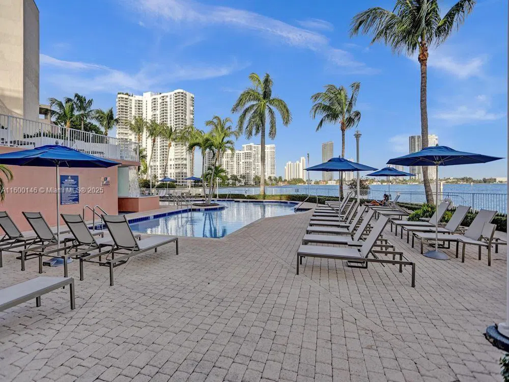 3370 Hidden Bay Dr #1208 Aventura, FL 33180