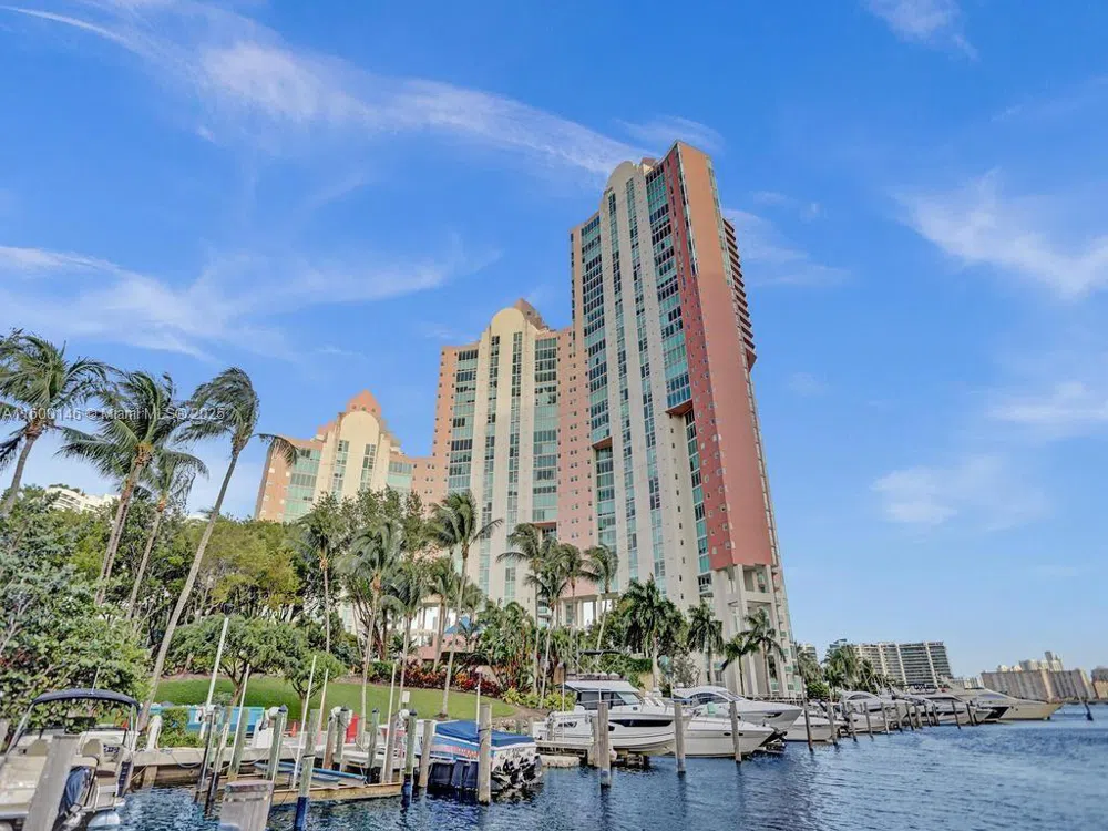 3370 Hidden Bay Dr #1208 Aventura, FL 33180