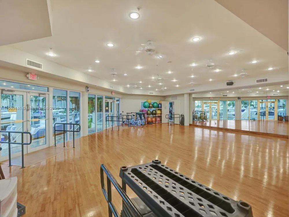 3370 Hidden Bay Dr #1208 Aventura, FL 33180