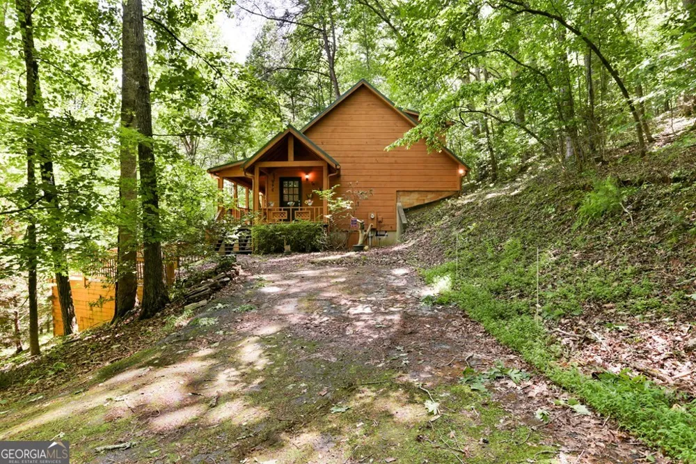 1380 Deerfield RD Young Harris, GA 30582