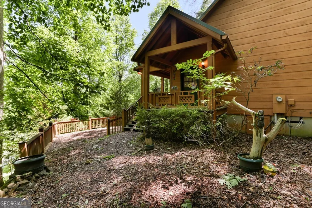 1380 Deerfield RD Young Harris, GA 30582