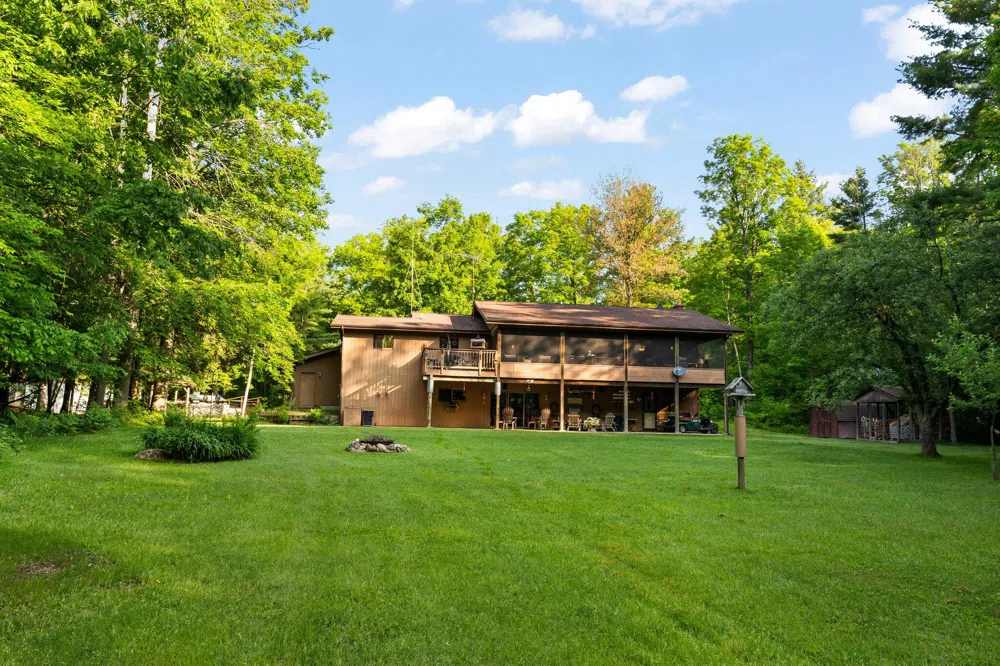 6634 Newcosta Avenue Mecosta Township, MI 49346