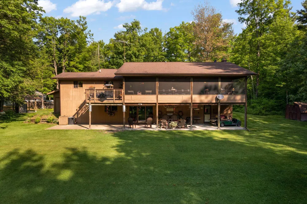 6634 Newcosta Avenue Mecosta Township, MI 49346