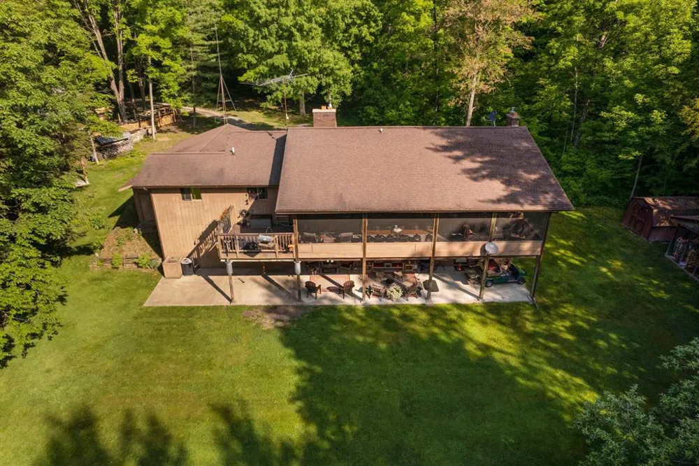 6634 Newcosta Avenue Mecosta Township, MI 49346