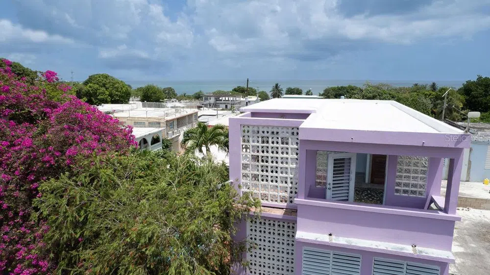 393 CALLE JOSE SUEIRO Vieques, PR 00765