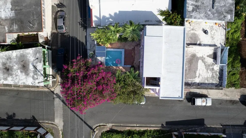 393 CALLE JOSE SUEIRO Vieques, PR 00765