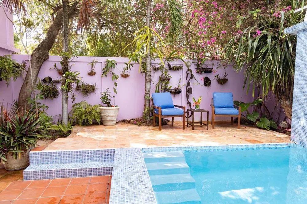 393 CALLE JOSE SUEIRO Vieques, PR 00765