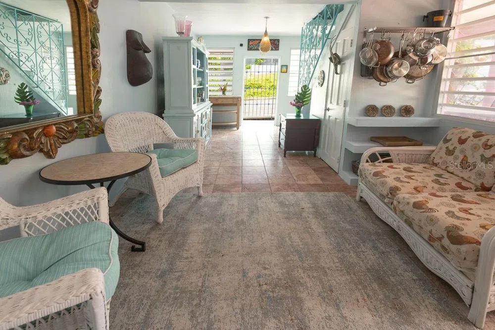 393 CALLE JOSE SUEIRO Vieques, PR 00765