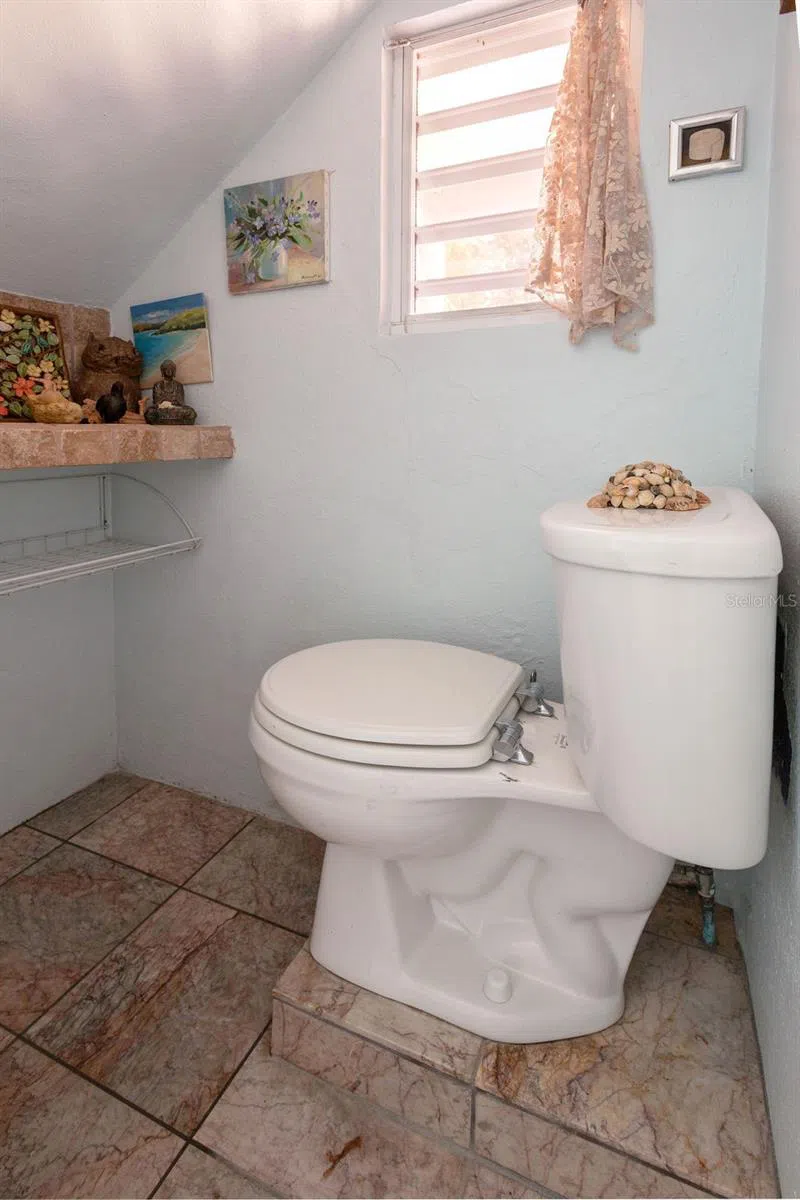 393 CALLE JOSE SUEIRO Vieques, PR 00765