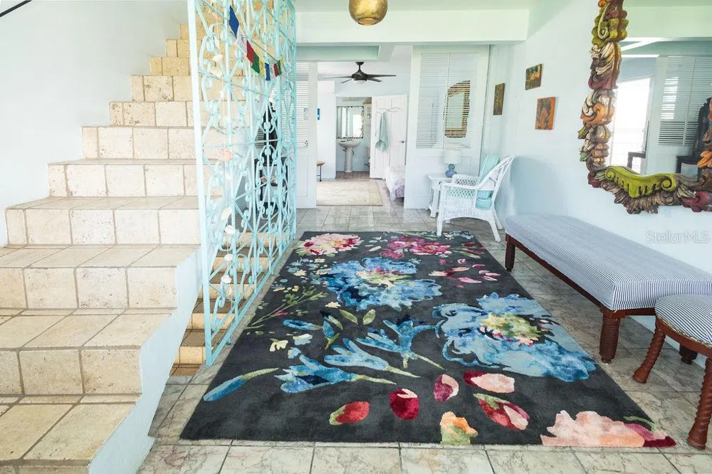 393 CALLE JOSE SUEIRO Vieques, PR 00765