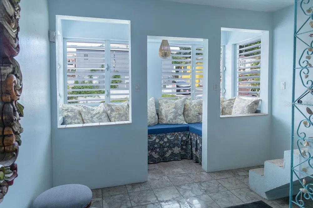 393 CALLE JOSE SUEIRO Vieques, PR 00765