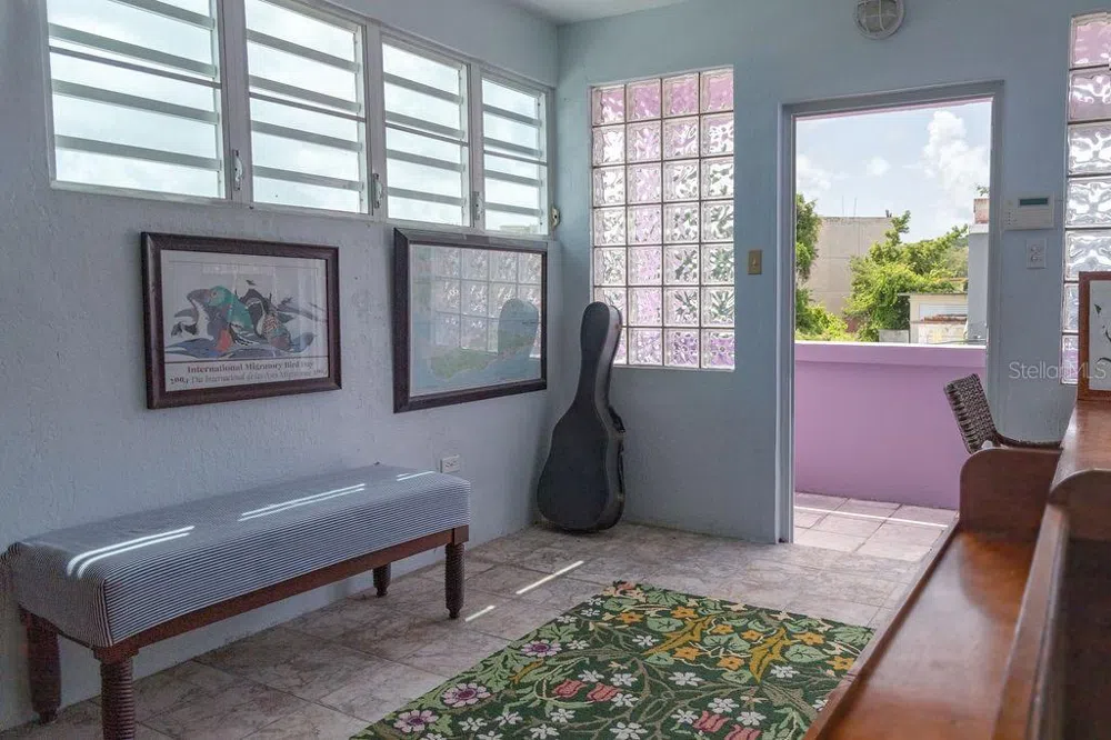 393 CALLE JOSE SUEIRO Vieques, PR 00765
