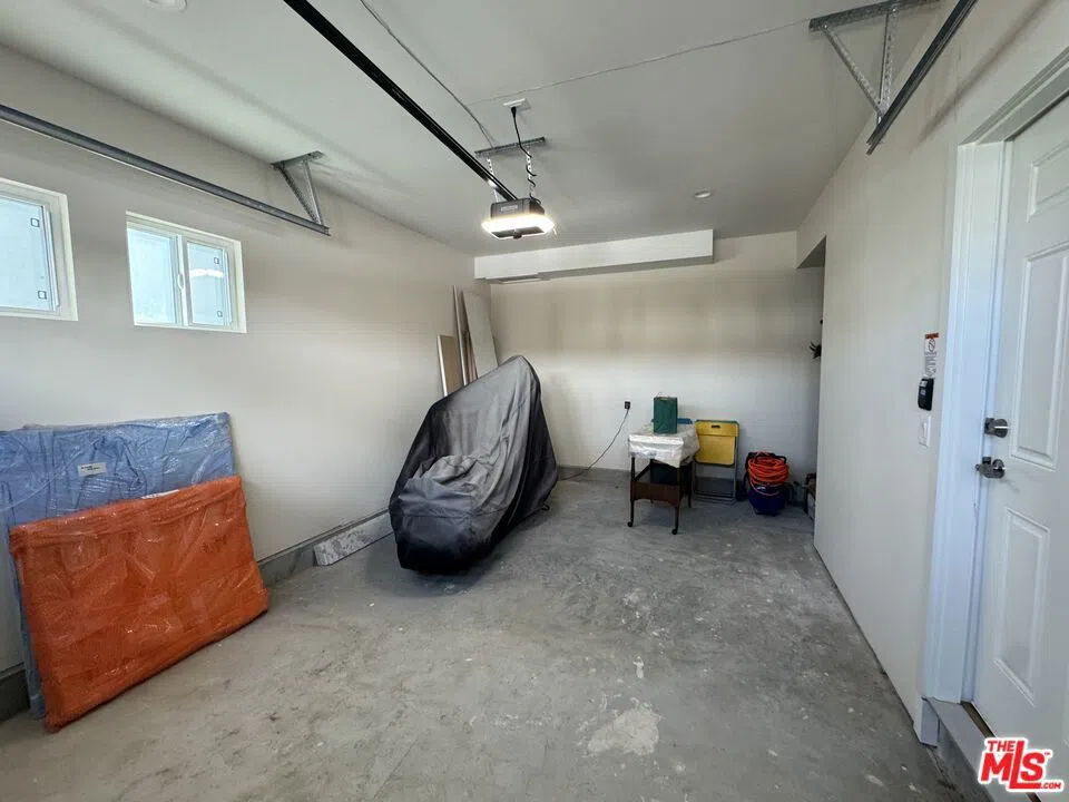 821 Lorraine Boulevard Los Angeles, CA 90005