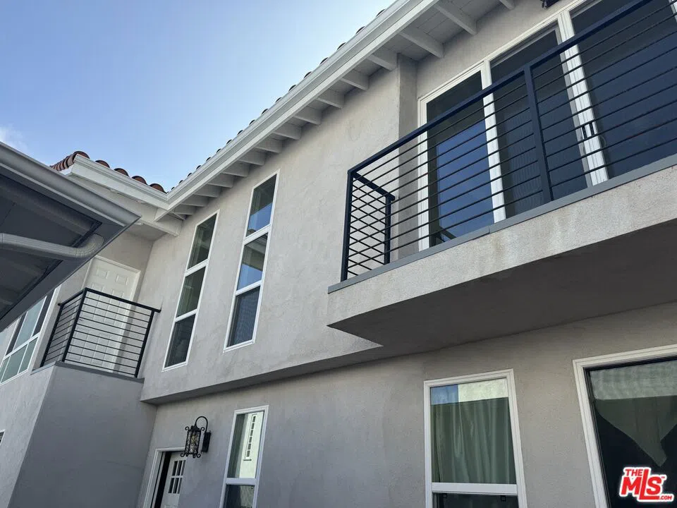 821 Lorraine Boulevard Los Angeles, CA 90005