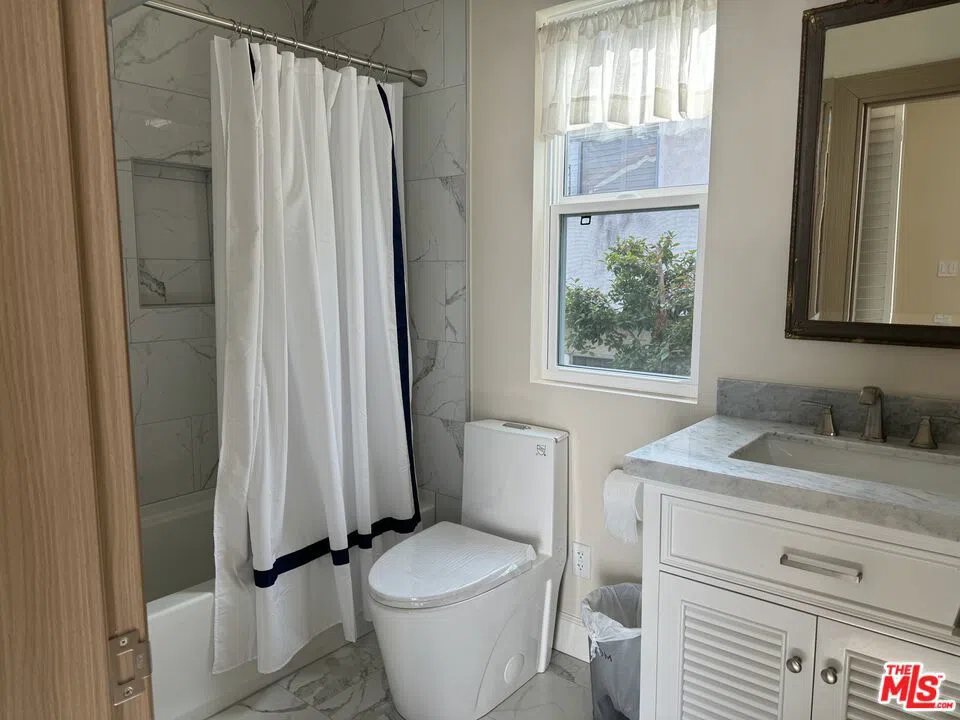 821 Lorraine Boulevard Los Angeles, CA 90005