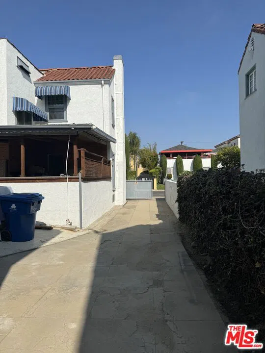 821 Lorraine Boulevard Los Angeles, CA 90005