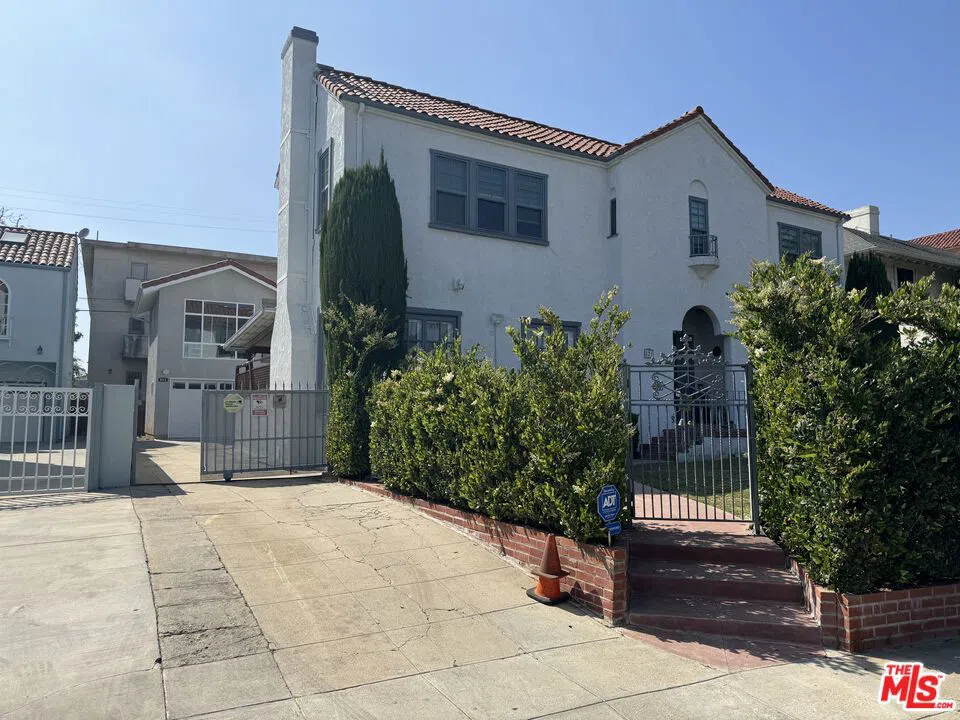 821 Lorraine Boulevard Los Angeles, CA 90005