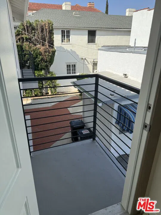 821 Lorraine Boulevard Los Angeles, CA 90005