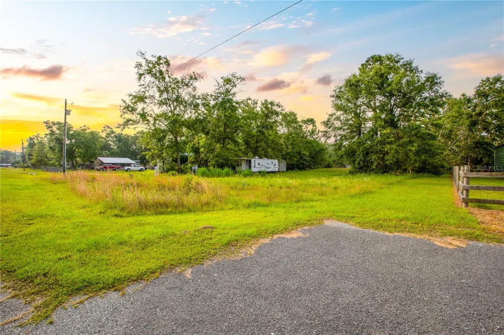 400 COASTAL OAK LANE NW Steinhatchee, FL 32359