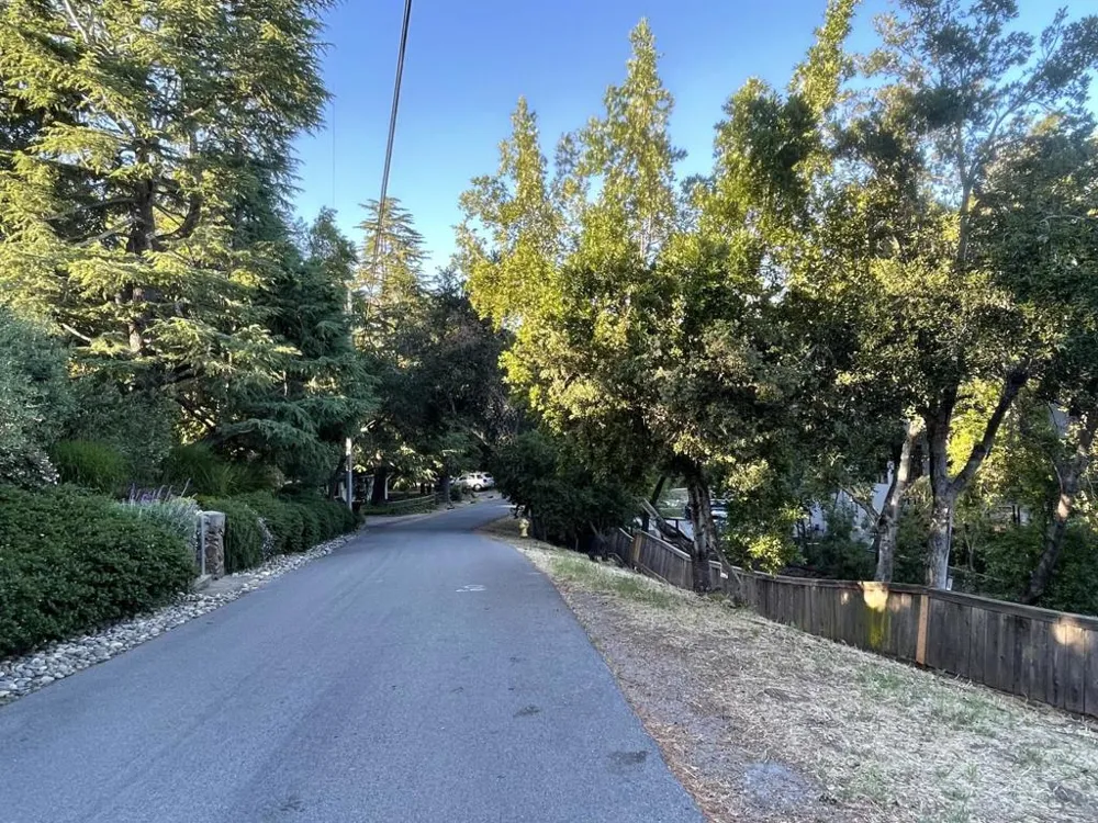 221 Highland Terrace Woodside, CA 94062