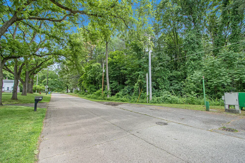 171 Thomas Street Allegan, MI 49010