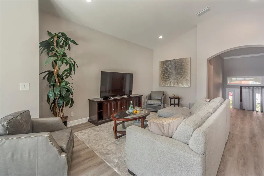 17B FRANKLIN COURT S St Petersburg, FL 33711