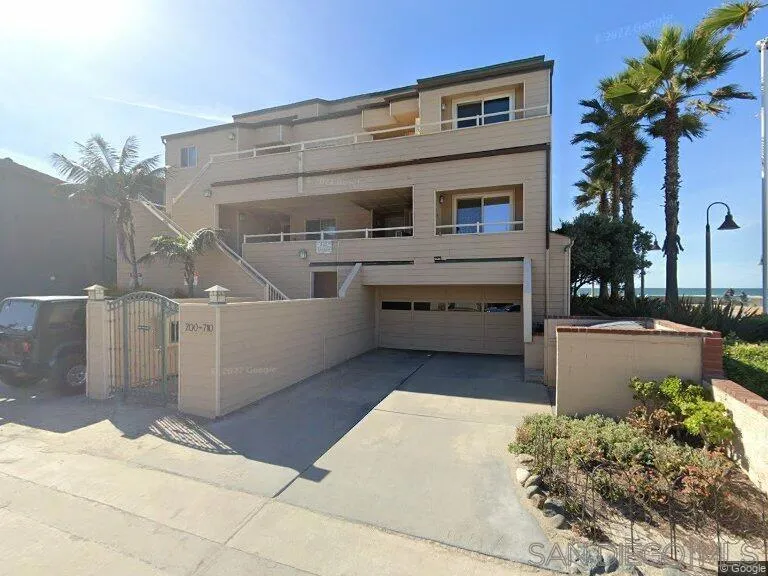706 Ocean LN Imperial Beach, CA 91932