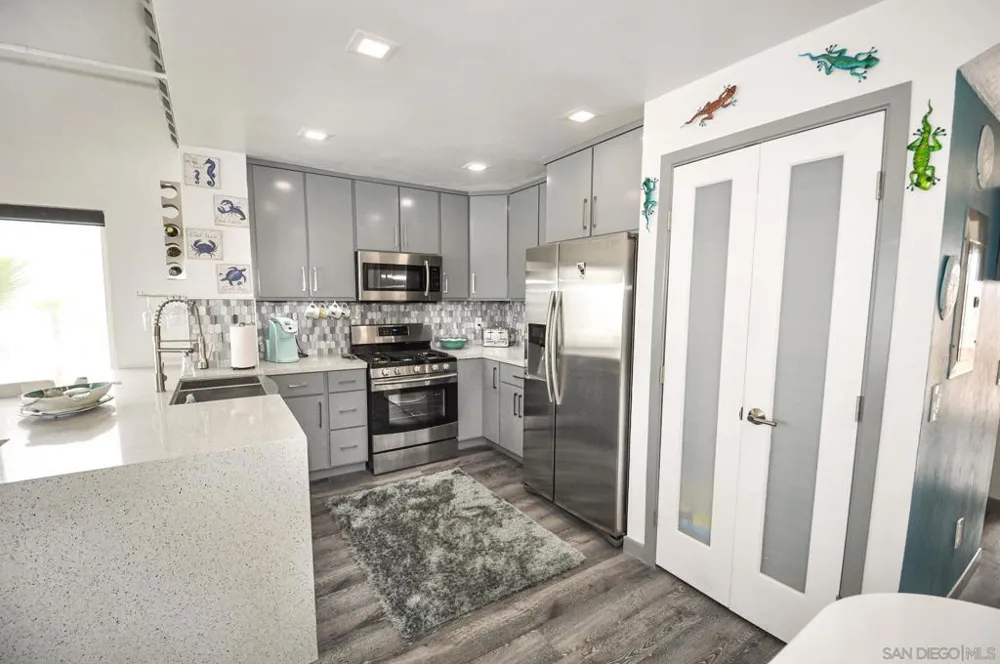 706 Ocean LN Imperial Beach, CA 91932