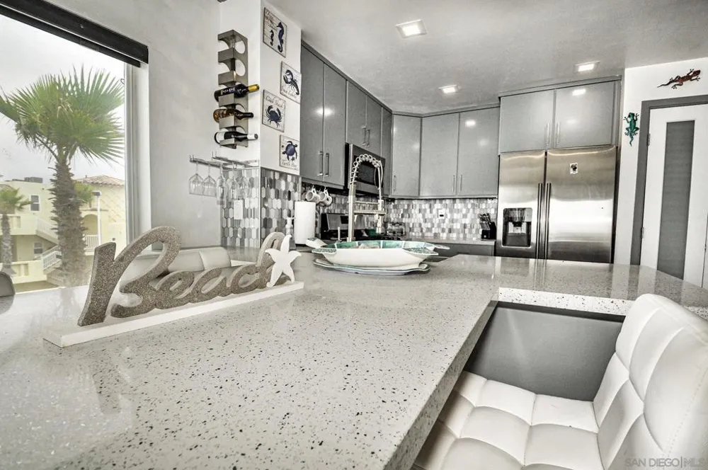 706 Ocean LN Imperial Beach, CA 91932